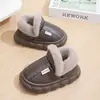 Chinelos de Algodão Impermeáveis para Outono e Inverno para Meninos Forrados com Lã Quentes com Solado Grosso Antiderrapante Novos Chinelos de Algodão para Casa e Família para Meninas