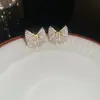 Pinzas para Orejas de Alta Gama Estilo Francés con Pedrería y Perlas con Lazos, Elegantes Brazaletes para Orejas sin Perforar, Pendientes Exquisitos Microincrustados Uno