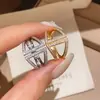 Anel Aberto Geométrico Vazado Banhado a Ouro 18k Real com Zircônia Estilo Frio de Luxo Leve High-End Anel para Dedo Indicador Joias para Mãos Femininas