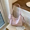 Mochila de Grande Capacidade para Viagem Internacional Feminina, Novo Modelo 2026, Bolsa Transversal de Ombro Único, Bolsa Tote de Nicho de Luxo Leve de Alto Valor