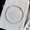 Plata Pura 999.9 Plata de Ley Finamente Elaborada Barra Redonda Lisa Patrón Retorcido Patrón de Nube Pulsera de Empuje y Tirón, Moderna y Versátil, Perfecta para Regalar