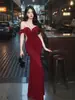 Vestido Tubinho Sexy de Um Ombro Estilo Irmã Real de Celebridade Único e Chique Vestido de Festa Elegante de Alto Padrão