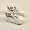 Nuevas Zapatillas Blancas Otoño 2026 Versión Coreana Estilo Ins para Estudiantes Mujeres Zapatos Deportivos con Suela Gruesa para Aumentar la Altura Zapatos Casuales de Tabla Zapatos de Papá
