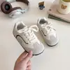 Zapatos Deportivos Transpirables para Niñas Nuevas Llegadas Primavera 2025 Zapatos para Niños Pequeños Estilo Coreano Zapatos Casuales para Niños Zapatos Cómodos Forrest Gump para Niños