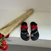 []Sandálias de Metal com Dedal Estilo Francês de Solado Plano para Mulheres, Novos Sapatos Romanos de Verão 2026