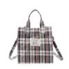 Bolso tejido de patchwork a rayas bicolor, nuevo bolso tote versátil a cuadros de nicho 2026, bolso de hombro duradero para mamá