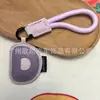 Venta al por mayor transfronteriza de llaveros japoneses y coreanos con letras en inglés, dijes para bolso de cuero dopamina, pequeños accesorios y regalos