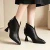 Promoção Quente 2026 Outono/Inverno Novidades Botas de Cano Curto Femininas Bico Fino Salto Agulha Alto Antiderrapante Mais Veludo Couro Macio Botas Casuais Femininas
