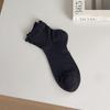 Calcetines básicos de color sólido japonés con oreja de madera de cinco puntos de tubo corto de encaje sin hueso para mujer al por mayor calcetines simples para mujer que combinan con todo