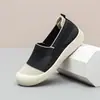 2026 Verão Malha Tecido Velho de Pequim Sapatos Femininos de Malha Vazados Respiráveis Leves Sapatos de Mãe Solado Macio Antiderrapante Sapatos de Pescador