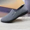Zapatos de Malla para Hombre Comercio Exterior al por Mayor Primavera y Verano Slip-On Zapatos de Papá Caminar al Aire Libre Cómodos Transpirables Zapatos para Hombre Ligeros