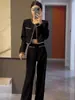 [En stock] Conjunto de moda de diseño nuevo otoño 2026 inspirado en Chanel: conjunto de dos piezas: chaqueta corta y pantalón ancho de cintura alta