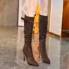 Elegantes botas largas de tacón alto con punta fina, nueva colección Otoño/Invierno 2026, botines con tacón fino y detalle de hebilla, versátiles y a la moda, botas que estilizan