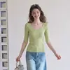 Top de punto blanco con cuello en U, manga tres cuartos, para mujer, estilo nuevo de principios de otoño 2026, cintura plisada, corte ajustado 9231