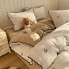 Juego de Ropa de Cama de Cuatro Piezas para Primavera/Verano 2026: Funda de Edredón con Borde de Concha de Hilo de Bouclé Clase A, Sábana Plana y Sábana Ajustable