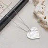 Colar Pingente Coração de Amor Simples e Sofisticado, Acessório da Moda com Design de Nicho para o Dia a Dia, Joia Casual Coreana