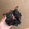Goma para el pelo retro floral Melard con flores aterciopeladas, lazo de pedrería, liga para el pelo, accesorio para el pelo al por mayor
