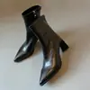 Botines de cuero de estilo retro francés con punta fina y tacón grueso para mujer, nuevo estilo otoño e invierno 2026, botas altas ajustadas con cremallera lateral