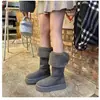 Botas de nieve populares de suela gruesa para mujer, nuevo estilo de invierno 2026, botas largas versátiles, forradas de felpa y engrosadas para mayor calidez, botas altas de algodón