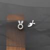 Brincos de orelha de coelho de prata S925 femininos estilo coreano fresco e incrustado de diamantes animal assimétrico cenoura orelha joia E8674