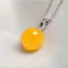 Colgante de Ágata Roja Natural para Mujer, Cadena Sencilla para Clavícula, Collar de Perlas Redondas de 12 mm, Joyería de Lujo Ligero