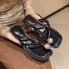 Sandalias de Alta Gama para Verano para Mujer 2025 Nuevo Estilo Hada Perla Tacón Bajo Slip-On Dedo Sandalias de Playa Marítima para Mujer