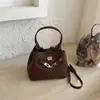 Bolsa Cesta de Legumes Feminina 2026 Nova Versátil Bolsa de Ombro Único Moda Bolsa de Balde de Mão Design de Nicho Bolsa Transversal