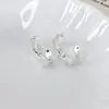 Pendientes de Aro Metálicos Minimalistas con Textura Mate y Forma Única, Pendientes Sencillos de Puntos Plateados para Mujer