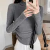 Camisa Base de Cor Sólida com Gola Alta Meia-Boca DeRong para Mulheres, Camiseta de Manga Longa Slim-Fit Irregular de Nicho para Outono e Inverno com Ombros Normais