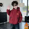 2526 Jaqueta Corta-Vento Forrada com Fleece para Meninos Outono Inverno Roupas Acolchoadas Infantis 2026 Nova Parka Estilosa para Bebê