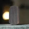 Colgante de Bodhisattva Ajedrez Madera de Águila Tallada Unilateral Marca Guanyin Estilo Chino Colgante de Madera de Mano Collar
