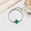 Pulsera de Trébol de Cuatro Hojas de Lujo Simple Moda Joyería de Nácar Fabricante Venta Directa al Por Mayor