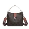 Bolsas Estampadas de Alta Gama para Mujer 2025 Nuevo Bolso Cubo Portátil Retro de Gran Capacidad con Letras al Hombro Venta al por Mayor