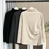 Camisa Básica Plus Size 100kg para Meninas Cheinhas, Novo Estilo Outono e Inverno, Gola Meio Alta Elegante, Camiseta de Manga Longa com Fenda Franzida para Mulheres 8949