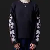 Cruzeiro Europeu e Americano Primavera Novo Estilo Série Escura Bordado de Flor de Cerejeira Design de Nicho Moda Solta Camiseta de Manga Longa Waffle