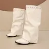 Botas Altas Europeas y Americanas Tallas Grandes de Gama Alta Comercio Electrónico Transfronterizo Estilo Otoño/Invierno Tacón Grueso de Ponerse Nuevo Diseño de Remaches Estilo Sexy de Moda