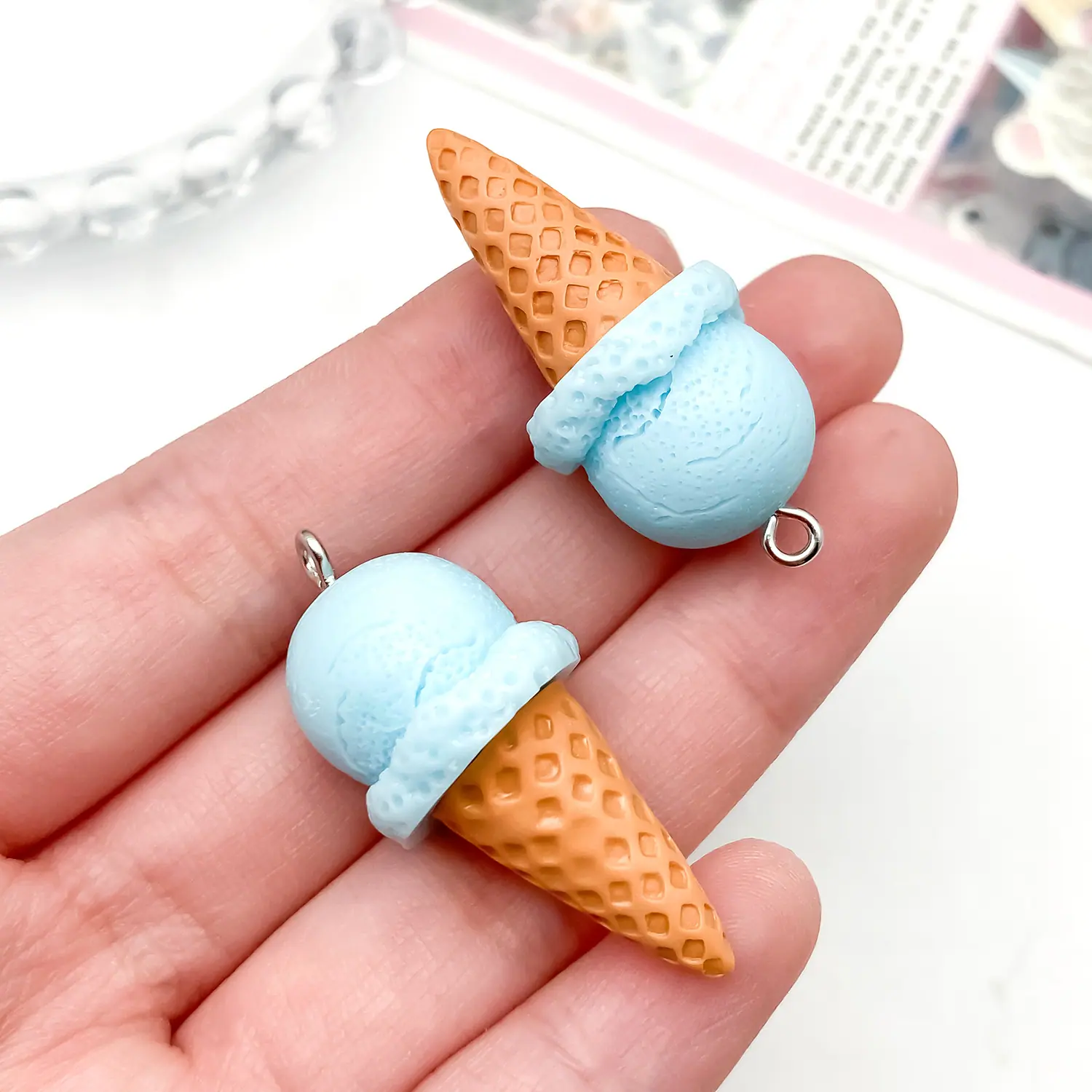 23828-JD3-蓝色树脂冰淇淋甜筒37x17x17mm-