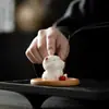 Gatinho de Porcelana Branca Porta Incenso para Interior Aromaterapia para Casa Ornamentos Animal de Estimação de Chá Acessórios para Cerimônia do Chá Cerâmica Fofa e Requintada para Brincar com Chá
