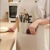 Delantal con Tirantes para Uso Doméstico, Impermeable y a Prueba de Aceite, Adecuado para Hombres y Mujeres, para Cocinar y Comer en la Cocina, Elegante Delantal con Tirantes, Ropa de Trabajo de Nuevo Estilo