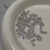 Brincos de aço inoxidável direto da fábrica com zircônia cravejada de quatro garras, esfera oca, bolo redondo, cabeça de bala, tarraxa Joker
