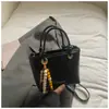 Bolso Pequeño Retro Color Marrón Maillard para Mujer Otoño 2025 Moda Diaria Bolso Cruzado de Alto Valor Elegante Bolso Cubo