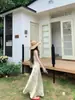 Vestido de té floral vintage estilo francés para mujer, Nuevo modelo Verano 2026, Ceñido a la cintura, Adelgazante, Diseño de cuello en V, Vestido largo sin tirantes
