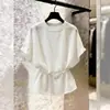 Camisa Elegante Solta Versátil para o Dia a Dia de Mulheres Nova Cordão Afinando Cinza Escuro Gola Redonda Manga Curta Top A13009
