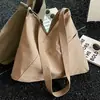 Bolso grande casual para mujer, nuevo diseño de moda otoño e invierno 2026, bolso de tela, bolso de hombro, gran capacidad, adecuado para la escuela y el trabajo, bolso cruzado