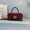 Bolso de Mano de Moda Transfronterizo para Mujer Invierno 2026 Nuevo Bolso de Hombro Retro de Nicho Bolso Cruzado Pequeño Cuadrado de Alta Gama