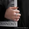 Anel de Diamante em Aço Inoxidável Personalidade Feminina Moda Tendência Dedo Indicador Feminino Anel de Namorada Nicho Japonês e Coreano Luxo Leve Anel de Titânio