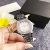 Relógio com logo personalizado, relógio feminino em formato de barril com diamantes, mostrador azul, design de nicho de alta qualidade, quartzo à prova d'água