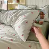 Juego de cama de cuatro piezas con funda de edredón de encaje de gasa de doble capa, apto para todas las estaciones, incluye sábana plana y sábana bajera, para ropa de cama de dormitorio estudiantil