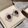 Colar Versa cor tesouro imitação sangue de pombo vermelho feminino luxo leve alto senso traje para transmissão ao vivo simples senso de nicho temperamento versátil