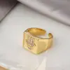 Anel Exquisito de Renda Bordada com Padrão Vazado para Mulheres, Cravejado com Diamantes, Design Aberto Vintage Único, Não Desbota, Anel de Dedo Versátil